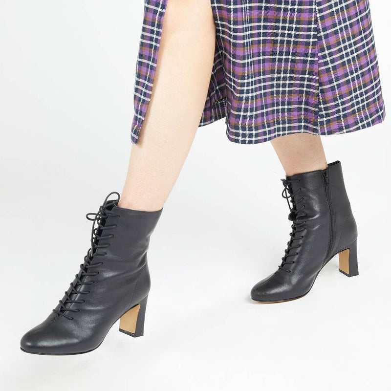 Lenore Heeled Leather Ankle Boots - LENORE / 322 353