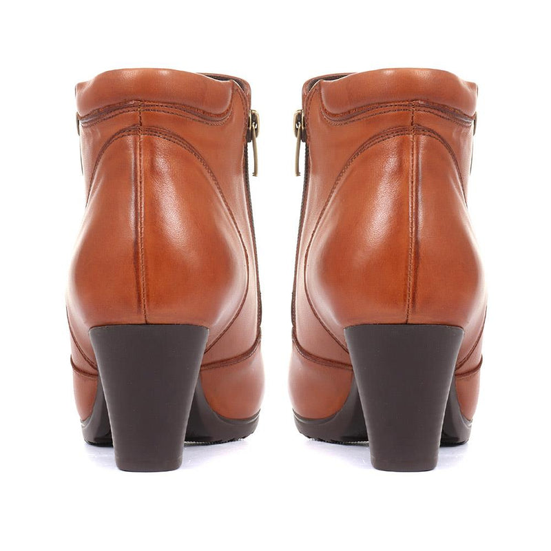 Heeled Leather Ankle Boots - VED34005 / 320 368
