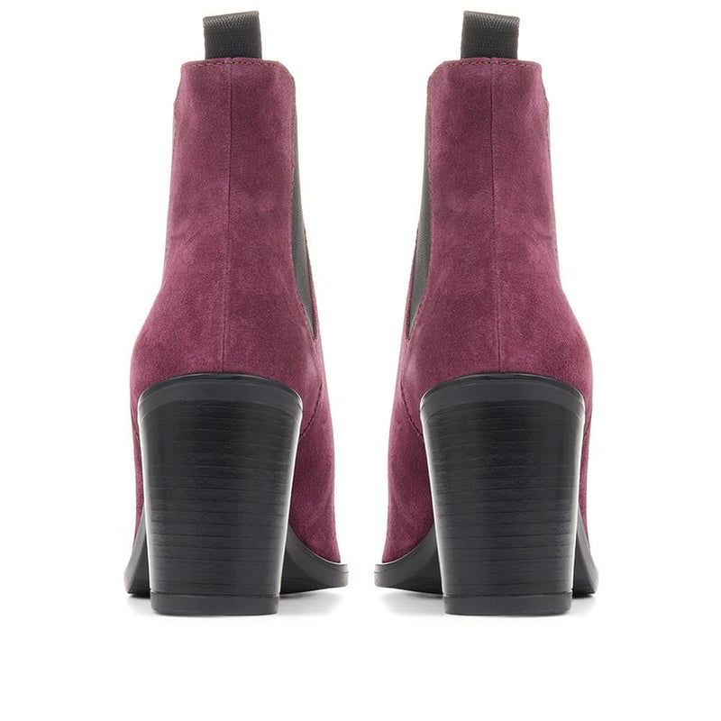 Clair Heeled Chelsea Boots - CLAIR / 322 538