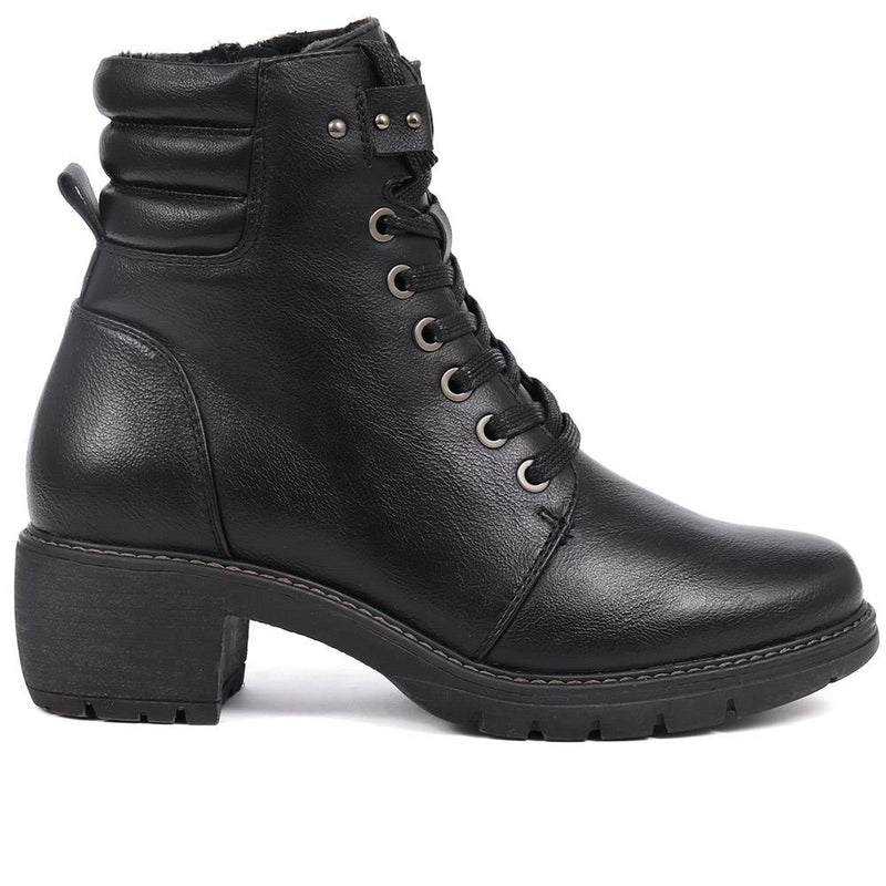 Lace Up Heeled Ankle Boots - WK38031 / 324 887