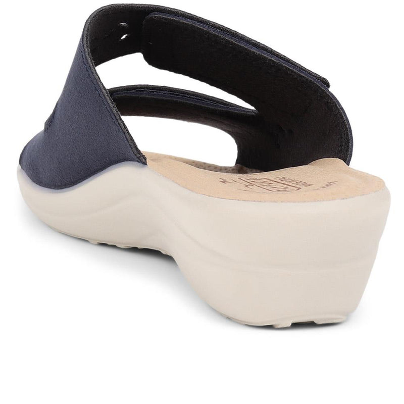 Touch-Fasten Wedge Sandals  - FLY39061 / 324 780